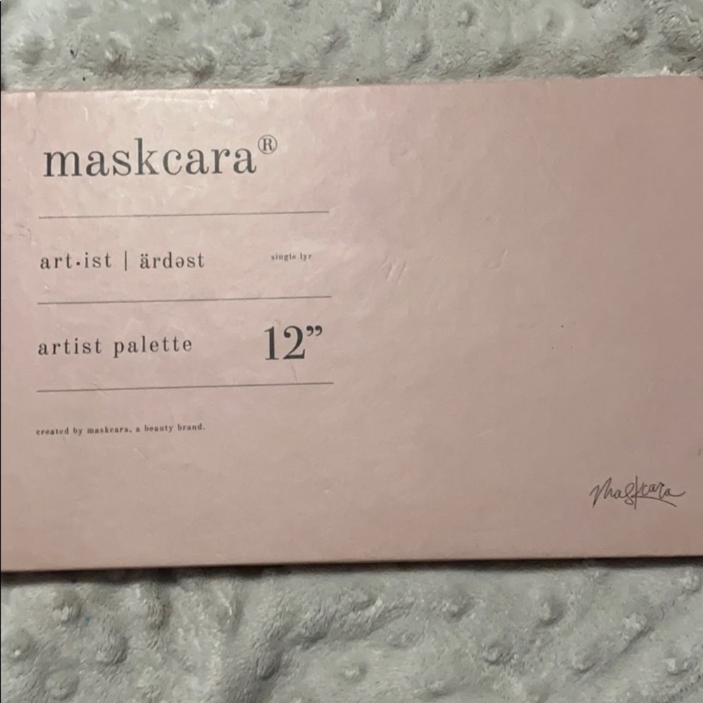 SeintBeauty formally MaskcaraBeauty artist Palette